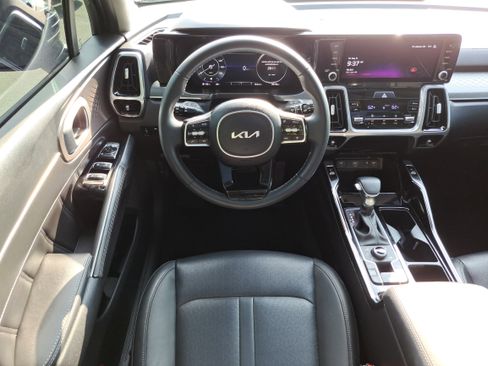 Used 2023 Kia Sorento SX image 8
