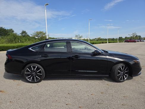 Used 2025 Honda Accord Touring image 19
