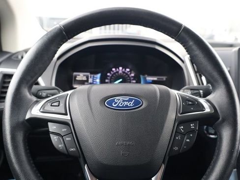 Used 2022 Ford Edge Titanium image 14