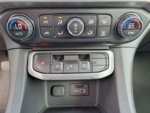 Used 2023 GMC Acadia SLT w/ Preferred Package image 21