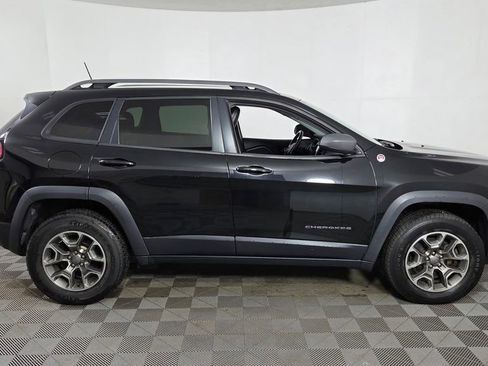 Used 2020 Jeep Cherokee Trailhawk AWD/4WD image 13