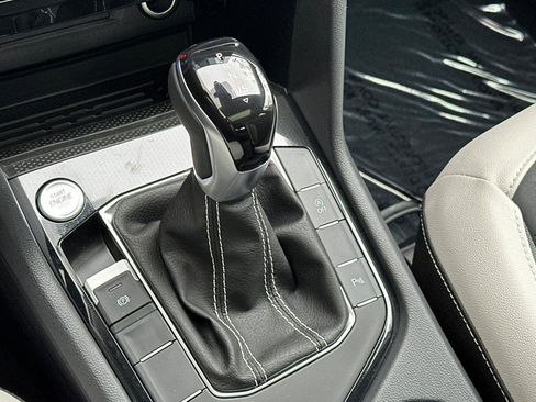 New 2026 Volkswagen Taos SE image 20