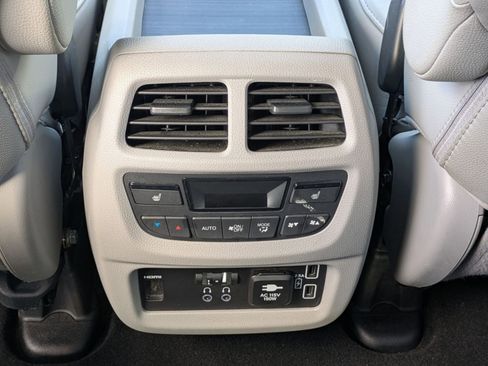 Used 2020 Honda Pilot Touring image 22