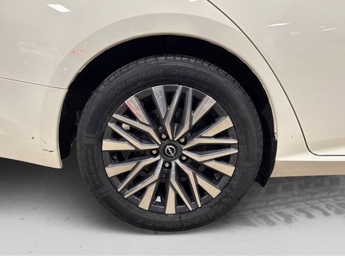 Used 2025 Nissan Altima 2.5 SV image 46