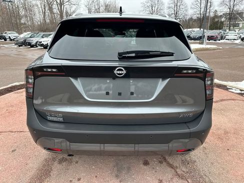 Used 2026 Nissan Kicks SV w/ SV Premium Package image 2