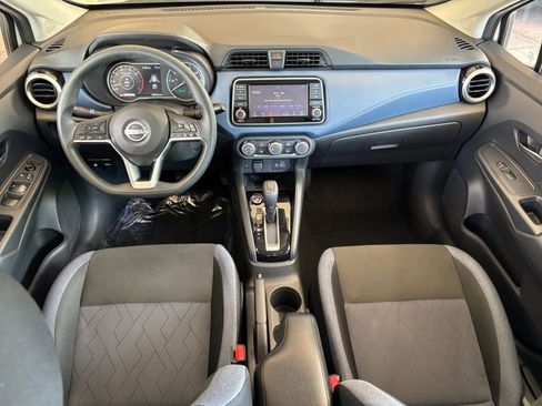 Used 2025 Nissan Versa SV FWD image 31