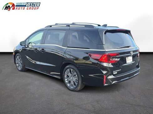 New 2026 Honda Odyssey Touring image 8