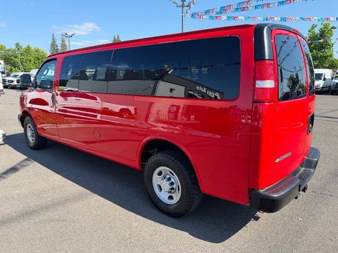 Used 2021 Chevrolet Express 3500 LS w/ Cold Climate Package RWD image 5