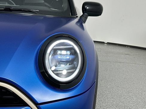 Certified 2025 MINI Cooper 2-Door Hardtop FWD image 31