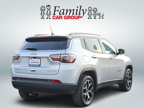Used 2025 Jeep Compass Limited AWD/4WD image 4