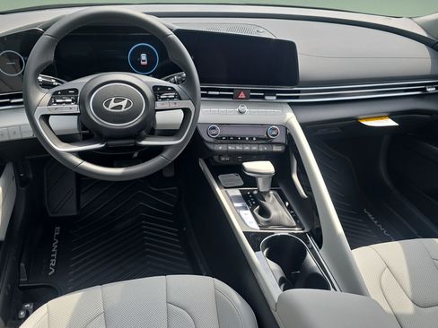 New 2026 Hyundai Elantra Limited FWD image 18