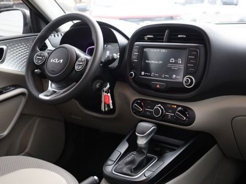 Used 2025 Kia Soul LX image 34