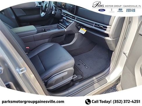 New 2025 Hyundai Santa Fe SEL image 9
