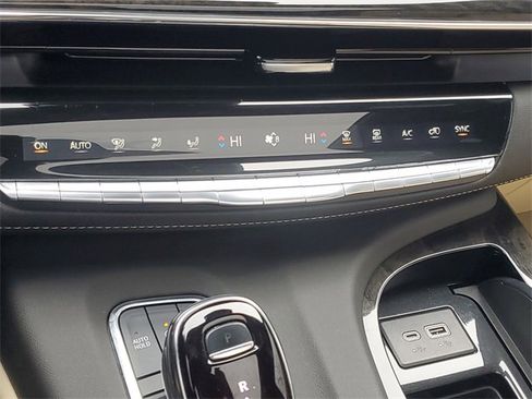 Certified 2023 Cadillac Escalade ESV Premium Luxury w/ Performance Package image 20