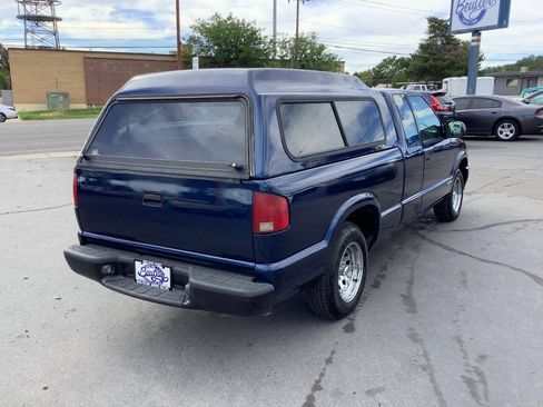 Used 2002 Chevrolet S10 Pickup 2WD Extended Cab w/ Preferred Equipment Group image 11