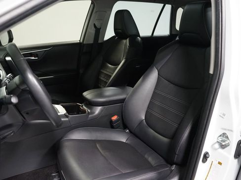 Used 2024 Toyota RAV4 Limited image 29