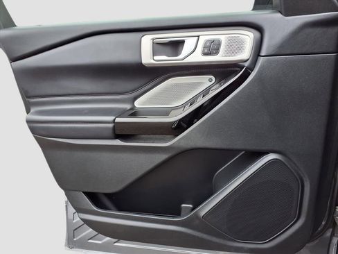 Used 2022 Ford Explorer Platinum w/ Equipment Group 601A image 28