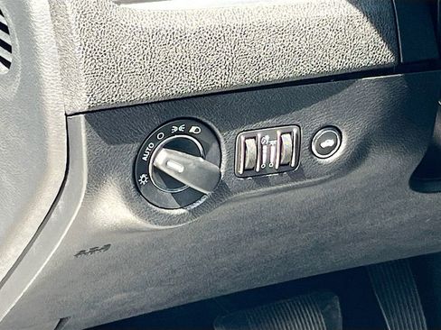 Used 2020 Chrysler 300 Touring w/ Sport Appearance Package image 10