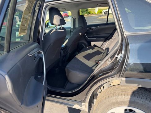 Used 2025 Toyota RAV4 LE AWD/4WD image 13
