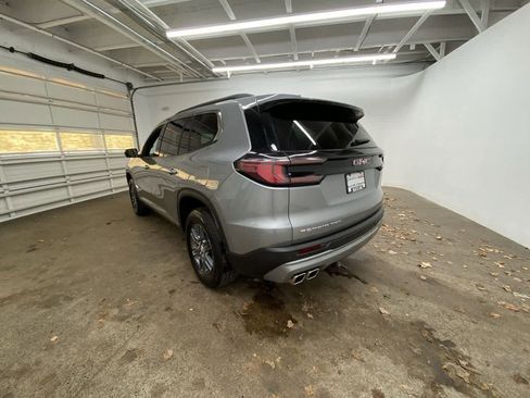 Used 2025 GMC Acadia Elevation image 4