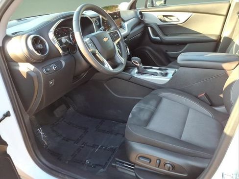 Used 2024 Chevrolet Blazer LT w/ Convenience Package FWD image 11