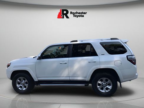 Used 2020 Toyota 4Runner SR5 AWD/4WD image 4