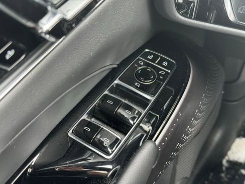 New 2025 Cadillac Lyriq Luxury AWD/4WD image 37