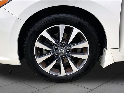 Used 2016 Nissan Altima 2.5 SL w/ 2.5 Technology Package FWD image 11