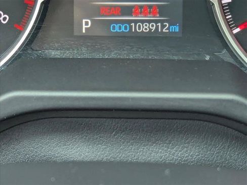 Used 2022 Toyota RAV4 XLE w/ Convenience Package AWD/4WD image 11