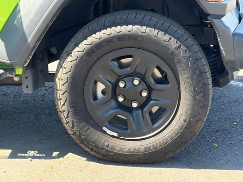 Used 2025 Jeep Wrangler Sport image 9