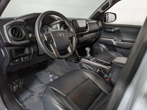 Used 2019 Toyota Tacoma TRD Off-Road image 18