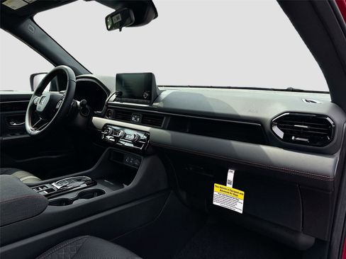 Certified 2025 Honda Pilot Sport image 33