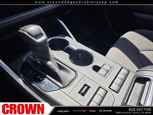 Used 2022 Toyota Highlander LE AWD/4WD image 28