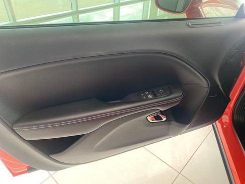 Used 2016 Dodge Challenger SRT Hellcat RWD image 12