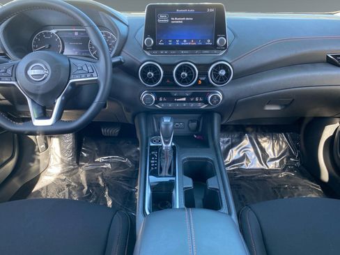Used 2025 Nissan Sentra SR w/ Midnight Edition image 11