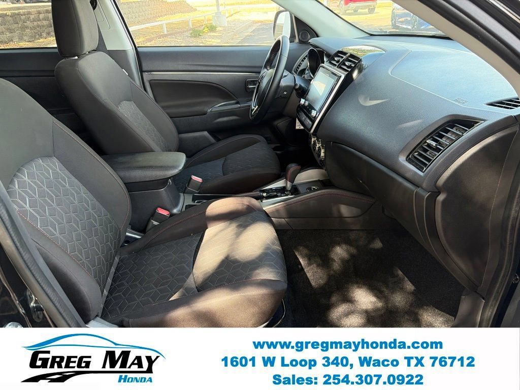 Used 2025 Mitsubishi Outlander Sport LE AWD/4WD image 13