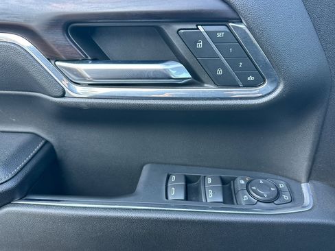 Used 2024 GMC Sierra 1500 SLT image 12