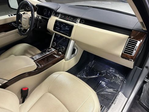 Used 2020 Land Rover Range Rover HSE image 24