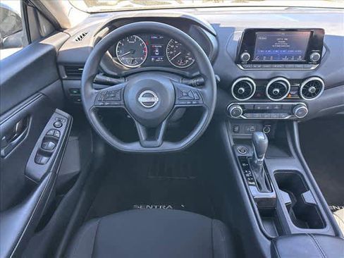 Used 2024 Nissan Sentra S image 10
