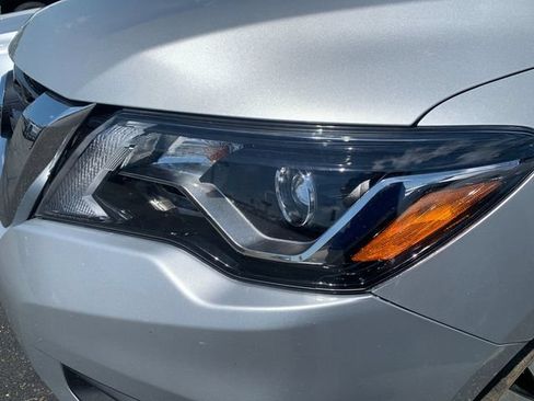 Used 2020 Nissan Pathfinder Platinum AWD/4WD image 8