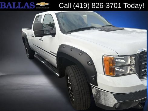 Used 2014 GMC Sierra 2500 SLE w/ HD SLE Premium Package AWD/4WD image 2