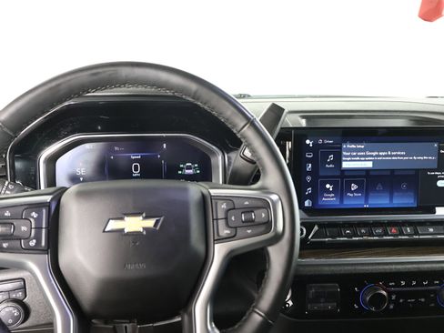 Used 2025 Chevrolet Silverado 1500 LT image 17