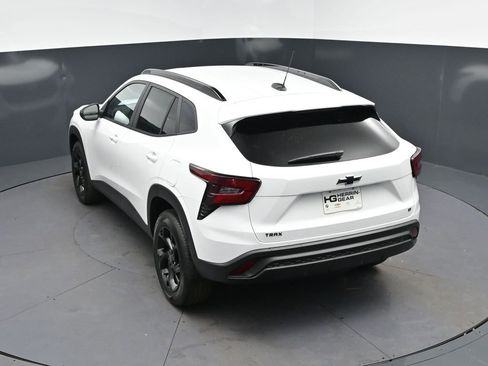 New 2026 Chevrolet Trax LT w/ Driver Confidence Package FWD image 33