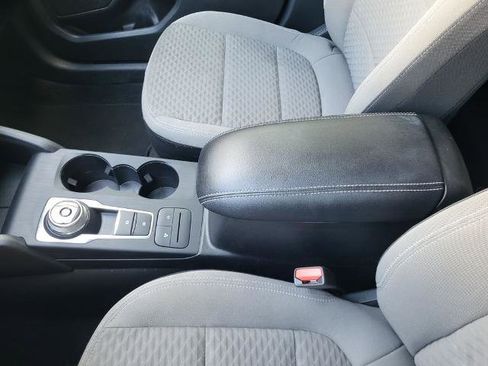 Used 2022 Ford Escape SE image 22