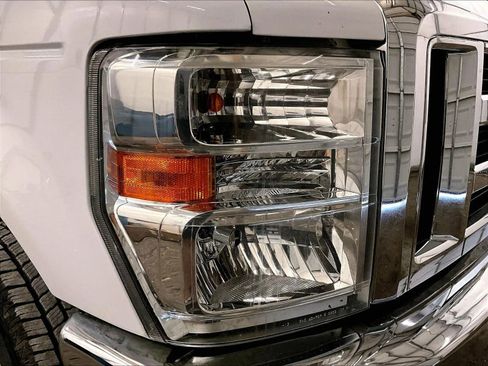 Used 2014 Ford E-350 and Econoline 350 XLT RWD image 27