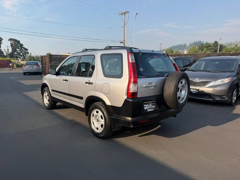Used 2005 Honda CR-V LX image 6