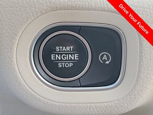 Used 2022 Mercedes-Benz GLS 450 4MATIC image 9