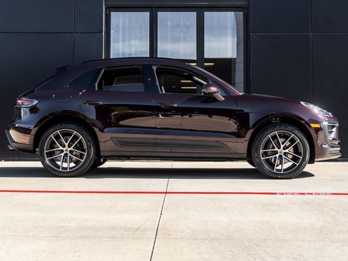 Certified 2026 Porsche Macan AWD/4WD image 12