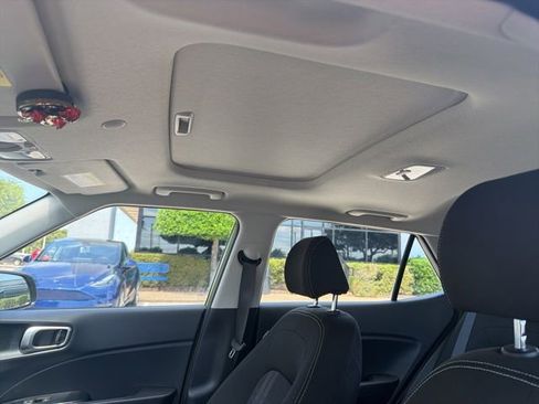 Used 2023 Hyundai Venue SEL w/ Cargo Package FWD image 10