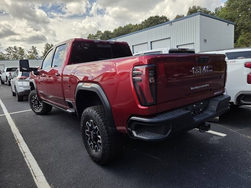Used 2025 GMC Sierra 2500 AT4X AWD/4WD image 9